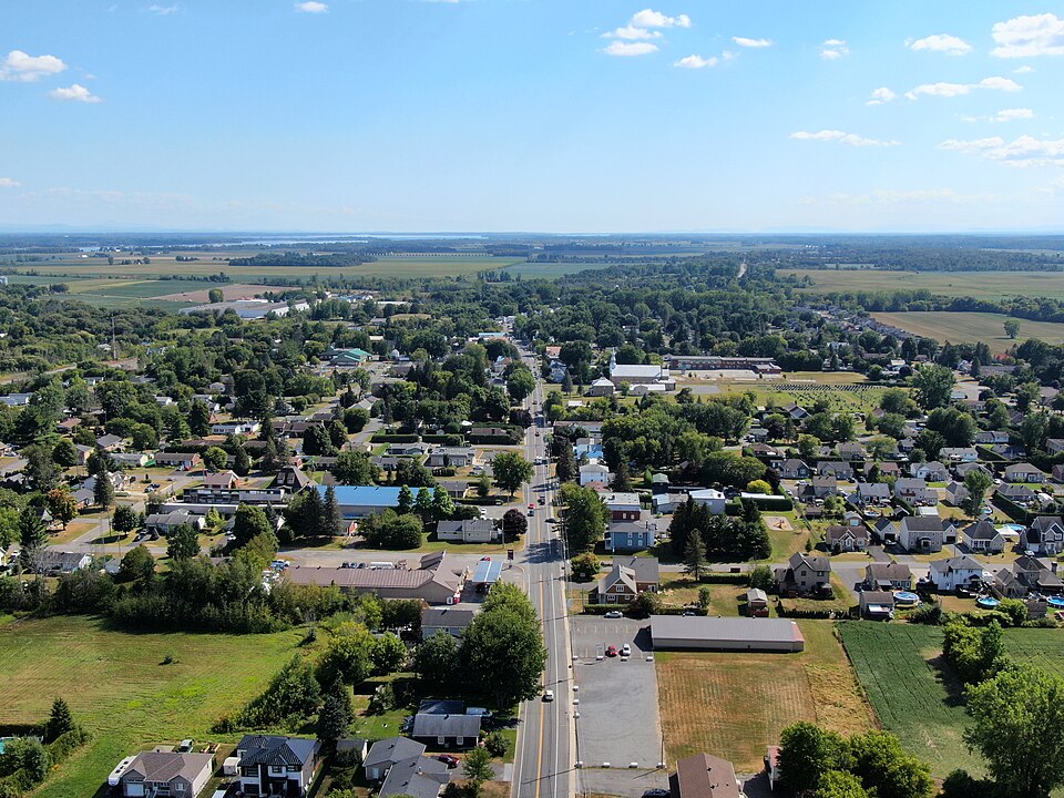 Champlain, NY, and Lacolle, QC