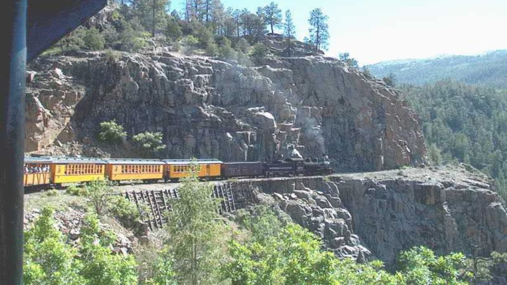 দুরঙ্গো এবং সিলভারটন ন্যারোগেজ রেলপথ