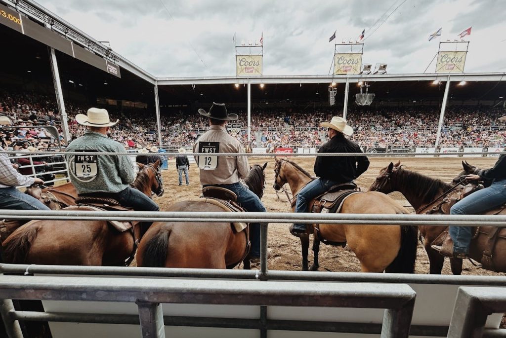 Choose Seats With Shade, Wind, And Exits In Mind