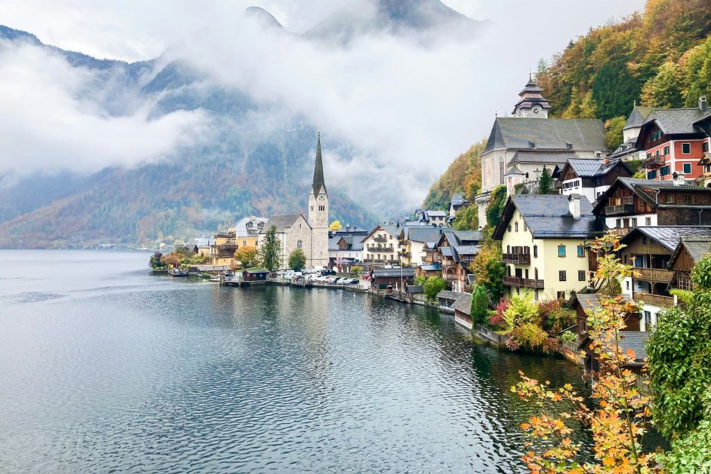 True 90-degree top-down packshot image of the product, camera perfectly perpendicular to the product. The product must be EXACTLY the same as the model image, with no changes at all to: – shape – structure – color – proportions – surface finish Do NOT add a nut. Do NOT add any extra parts. Show only the threaded metal rod exactly as it appears in the model image, with the white plastic base unchanged. The product must be centered, fully visible, and correctly scaled. Background must be 100% pure white (#FFFFFF). No shadows, no gradients, no reflections, no environment. Lighting must be flat, neutral, and even, suitable for professional e-commerce packshot photography. The result must look like a real studio photograph, not a render.