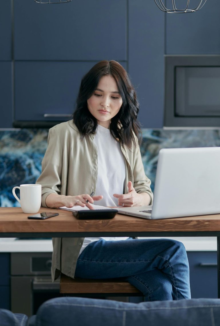 The Side Hustles That Were Everywhere in 2022 Are Dead, Here’s What Replaced Them