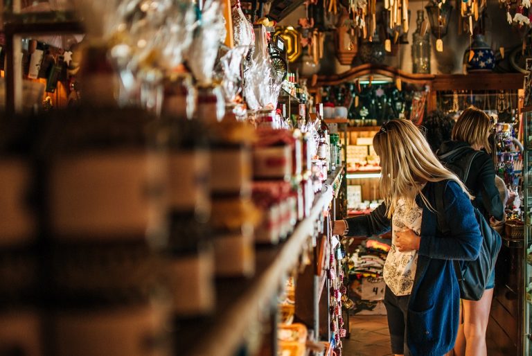 9 US Cities Where Vintage Hunters Are Finding the Most Extraordinary Pieces and Paying Almost Nothing