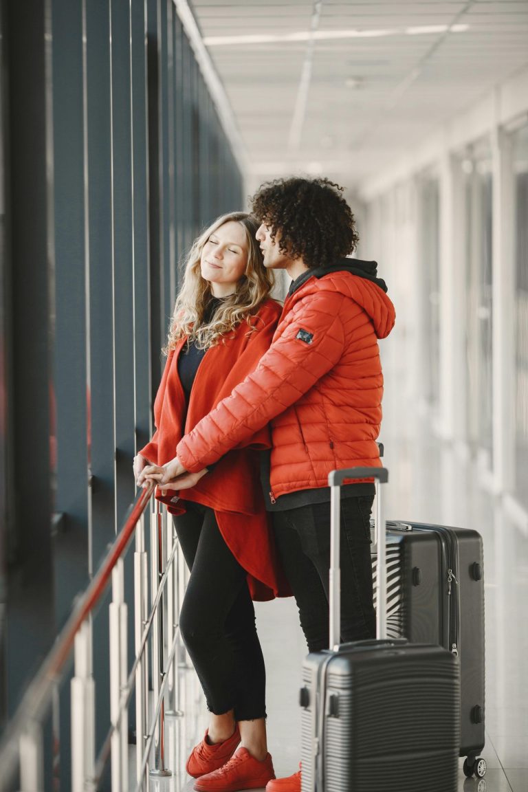 7 reasons people who grew up poor travel completely differently than people who grew up wealthy