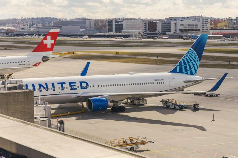 United Airlines Can Now Kick You Off a Flight for Playing Audio Without Headphones and Passengers Have a Lot to Say About It