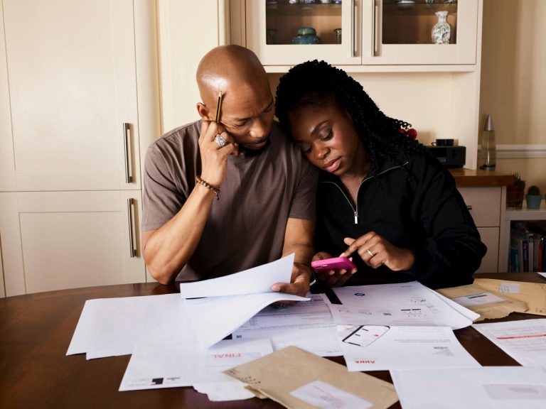 7 Hard Truths About Why the American Dream Is Starting to Feel Like a Lie for Most People