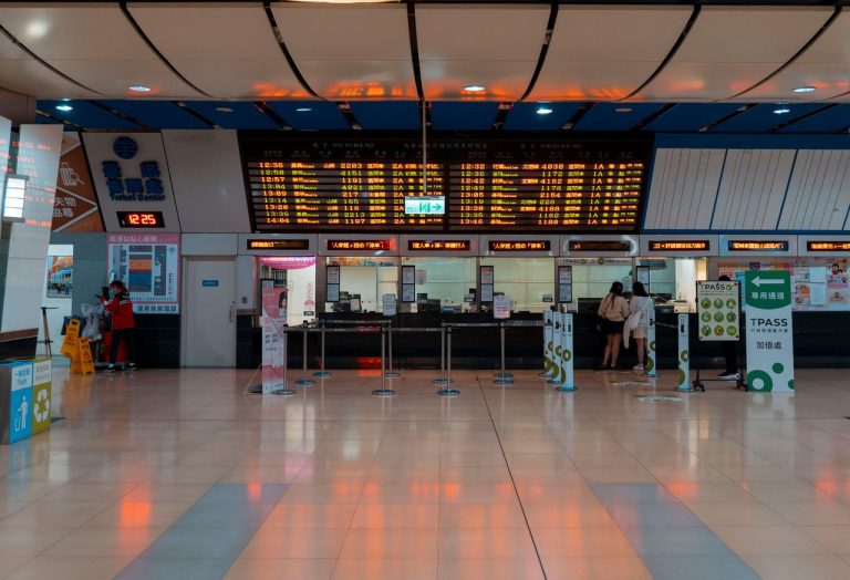 Did You Know Airlines Are Using AI to Make You Pay More for the Same Flight?