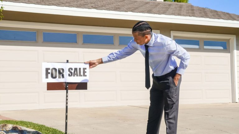 My HOA Wants Me to Deal With a Property Issue While I’m on Vacation, Can They Really Expect That?