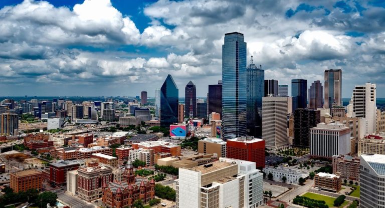 Florida and Texas are battling for new residents. Which state is winning?