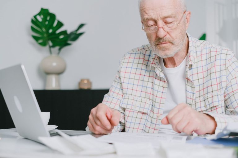 Americans Are Pulling Money Out of Their Retirement Funds at Record Rates and Experts Are Alarmed