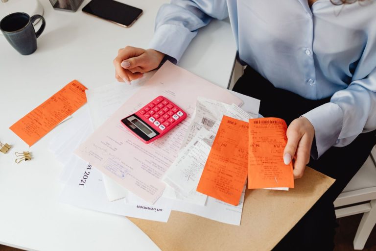 Americans Are Draining Their Savings Accounts at a Rate Not Seen Since the 2008 Crash and Economists Are Scared