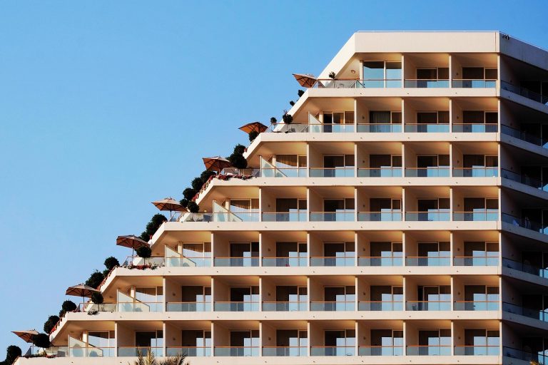 The Biggest Hotel Scam in American History That Cost Guests Millions and Nobody Was Ever Held Accountable
